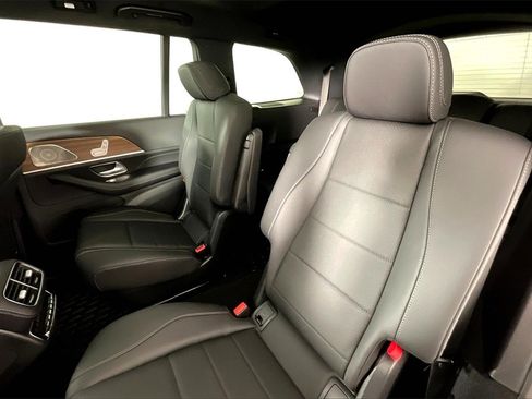 New 2025 Mercedes-Benz GLS 450 4MATIC image 10