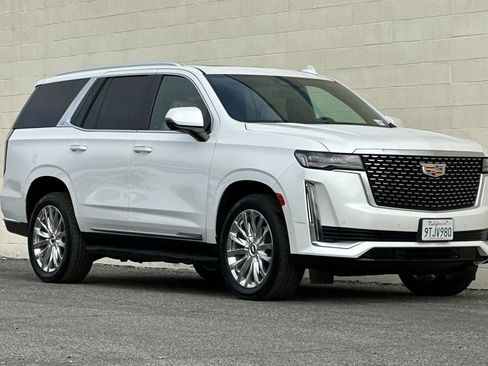 Used 2023 Cadillac Escalade Premium Luxury w/ Performance Package image 2