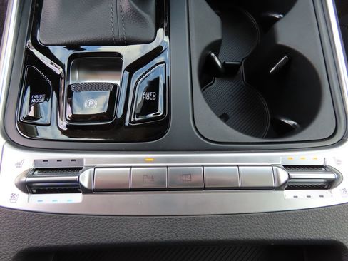 New 2026 Kia Carnival SX image 11