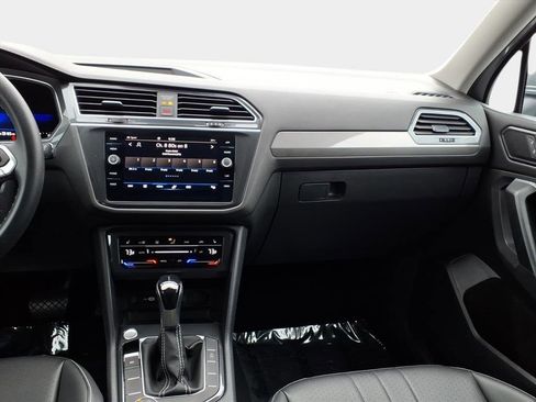 Used 2023 Volkswagen Tiguan SE image 14
