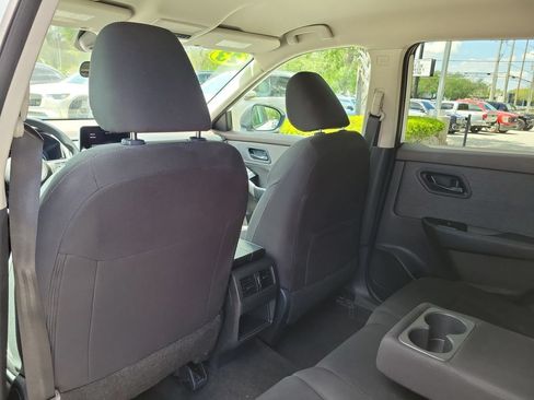 Used 2023 Nissan Rogue S FWD image 11