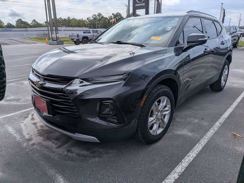 Used 2021 Chevrolet Blazer LT FWD image 2