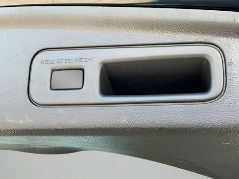 Used 2025 Acura MDX FWD image 19