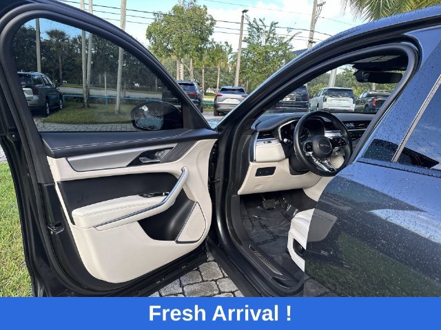 Used 2023 Jaguar F-PACE R-Dynamic S AWD/4WD image 22