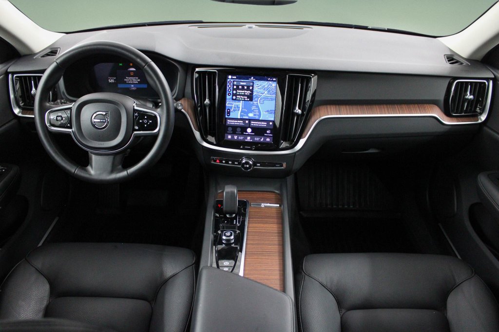 Certified 2023 Volvo V60 B5 Cross Country Plus w/ Climate Package AWD/4WD image 19