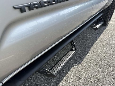 Used 2021 Toyota Tacoma SR5 RWD image 12