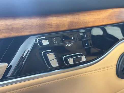 Used 2023 Jeep Grand Wagoneer L Series III w/ Rear Seat Video Group 1 image 25