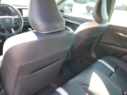 Used 2025 Toyota Camry SE w/ Convenience Package FWD image 14