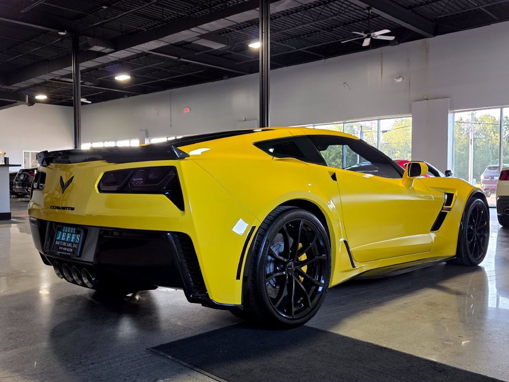 Used 2019 Chevrolet Corvette Grand Sport RWD image 3