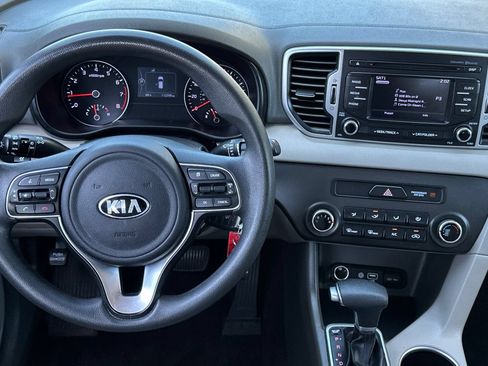 Used 2018 Kia Sportage LX AWD/4WD image 15