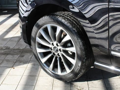 Used 2019 Lincoln Navigator Select image 26