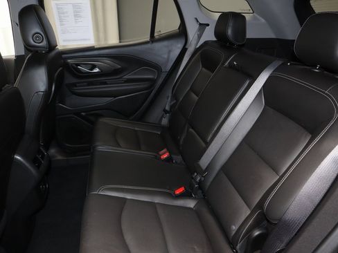 Used 2022 GMC Terrain SLT w/ LPO, Floor Liner Package image 21