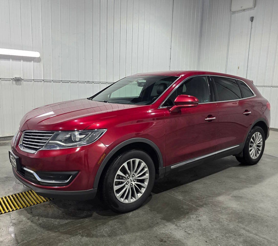 Used 2016 Lincoln MKX Select w/ Select Plus Package AWD/4WD image 2
