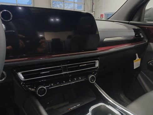 New 2026 Chevrolet Traverse Z71 w/ Driver Confidence Package image 23