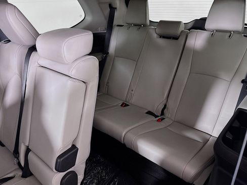 Used 2024 Toyota Grand Highlander FWD image 8