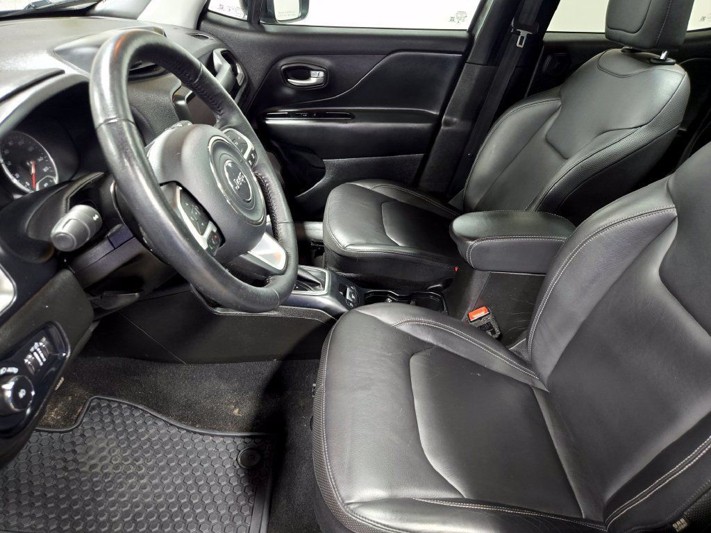 Used 2023 Jeep Renegade Limited w/ Sun/Sound Group AWD/4WD image 10