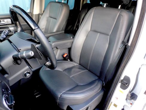 Used 2016 Land Rover LR4 HSE LUX image 14