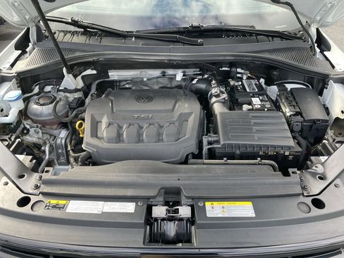 Used 2022 Volkswagen Tiguan SE image 41
