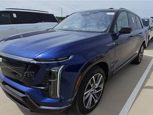 Used 2026 Cadillac Vistiq Sport AWD/4WD image 2