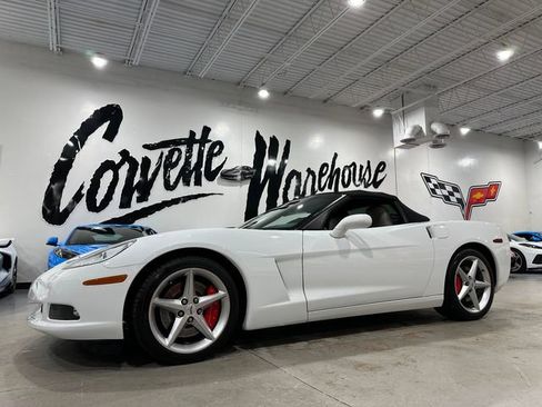 Used 2011 Chevrolet Corvette Convertible w/ Preferred Equipment Group RWD image 31