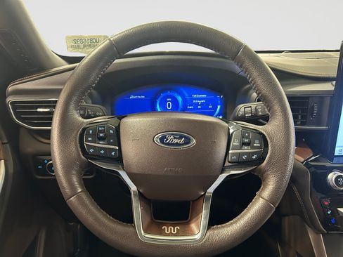 Used 2023 Ford Explorer King Ranch w/ Technology Package RWD image 12