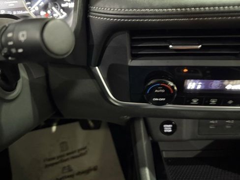 Certified 2025 Nissan Rogue SV image 19