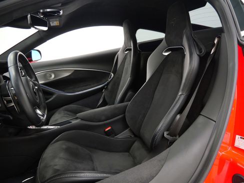 Used 2024 McLaren Artura RWD image 23