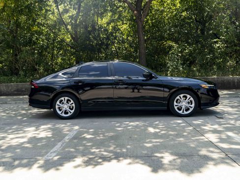 Used 2025 Honda Accord LX image 10
