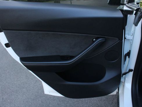 Used 2020 Tesla Model Y Long Range AWD/4WD image 21