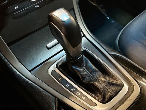 Used 2015 Ford Edge SE image 23