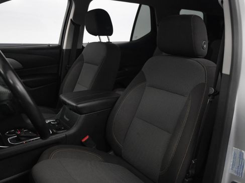Used 2018 Chevrolet Traverse LT image 37