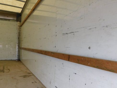 Used 2021 GMC Savana 3500 Extended w/ Power Convenience Package image 16