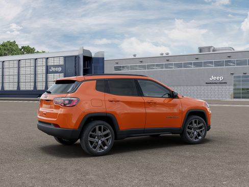 New 2026 Jeep Compass Latitude AWD/4WD image 23