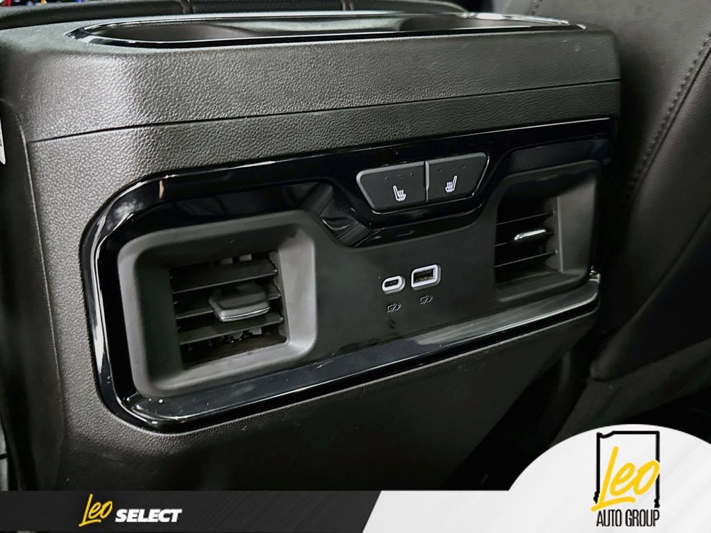 Used 2025 GMC Sierra 2500 AT4 AWD/4WD image 29