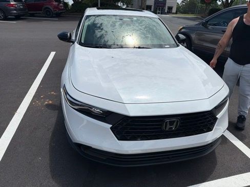 Used 2025 Honda Accord SE image 2