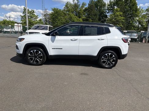 Used 2023 Jeep Compass Limited AWD/4WD image 2