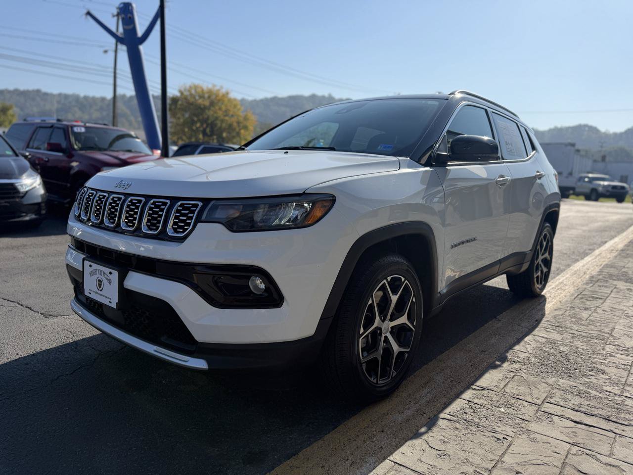 Used 2024 Jeep Compass Limited AWD/4WD image 4