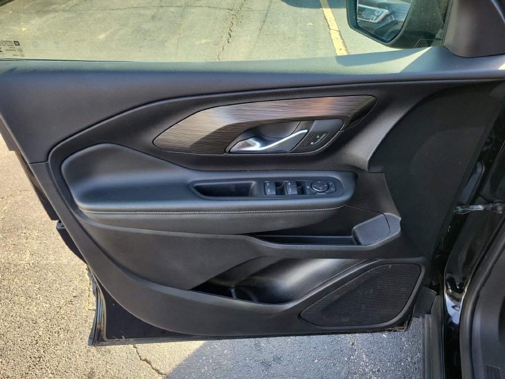 Used 2024 GMC Terrain SLE FWD image 21