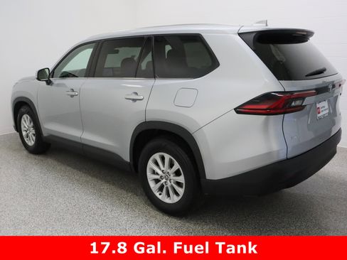 Certified 2025 Toyota Grand Highlander AWD image 9