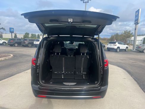 New 2026 Chrysler Pacifica Select w/ S Appearance Package AWD/4WD image 6