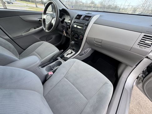 Used 2010 Toyota Corolla LE image 14
