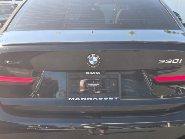 Certified 2022 BMW 330i xDrive Sedan w/ Premium Package AWD/4WD image 33
