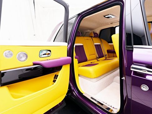 Used 2025 Rolls-Royce Cullinan image 30