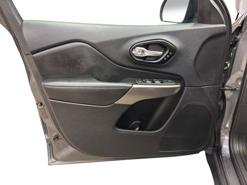 Used 2022 Jeep Cherokee Limited image 14