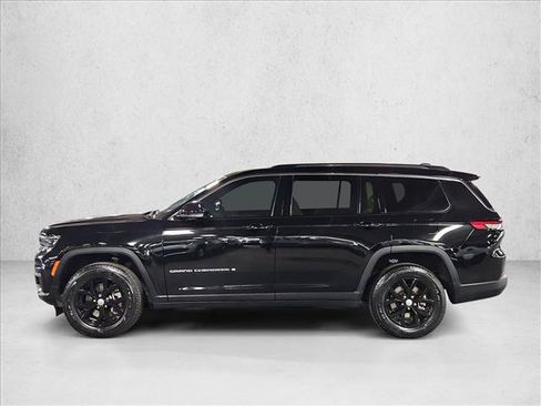 Used 2023 Jeep Grand Cherokee L Limited AWD/4WD image 9