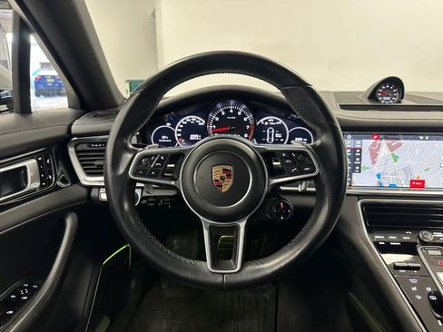 Used 2018 Porsche Panamera 4S image 51