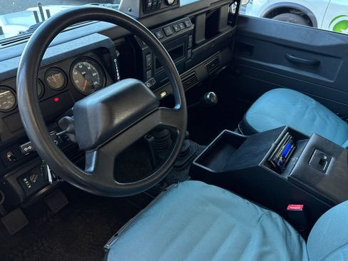Used 1993 Land Rover Defender 110 image 4