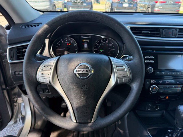 Used 2016 Nissan Rogue SV AWD/4WD image 12
