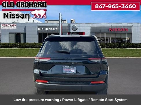 Used 2023 Jeep Grand Cherokee Altitude AWD/4WD image 8