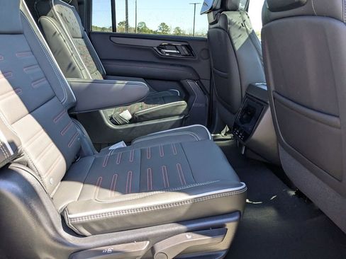 Certified 2025 GMC Yukon XL AT4 Ultimate w/ LPO, Floor Liner Package AWD/4WD image 17